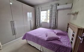 Apto 2 qtos a 150 metros mar de bombas